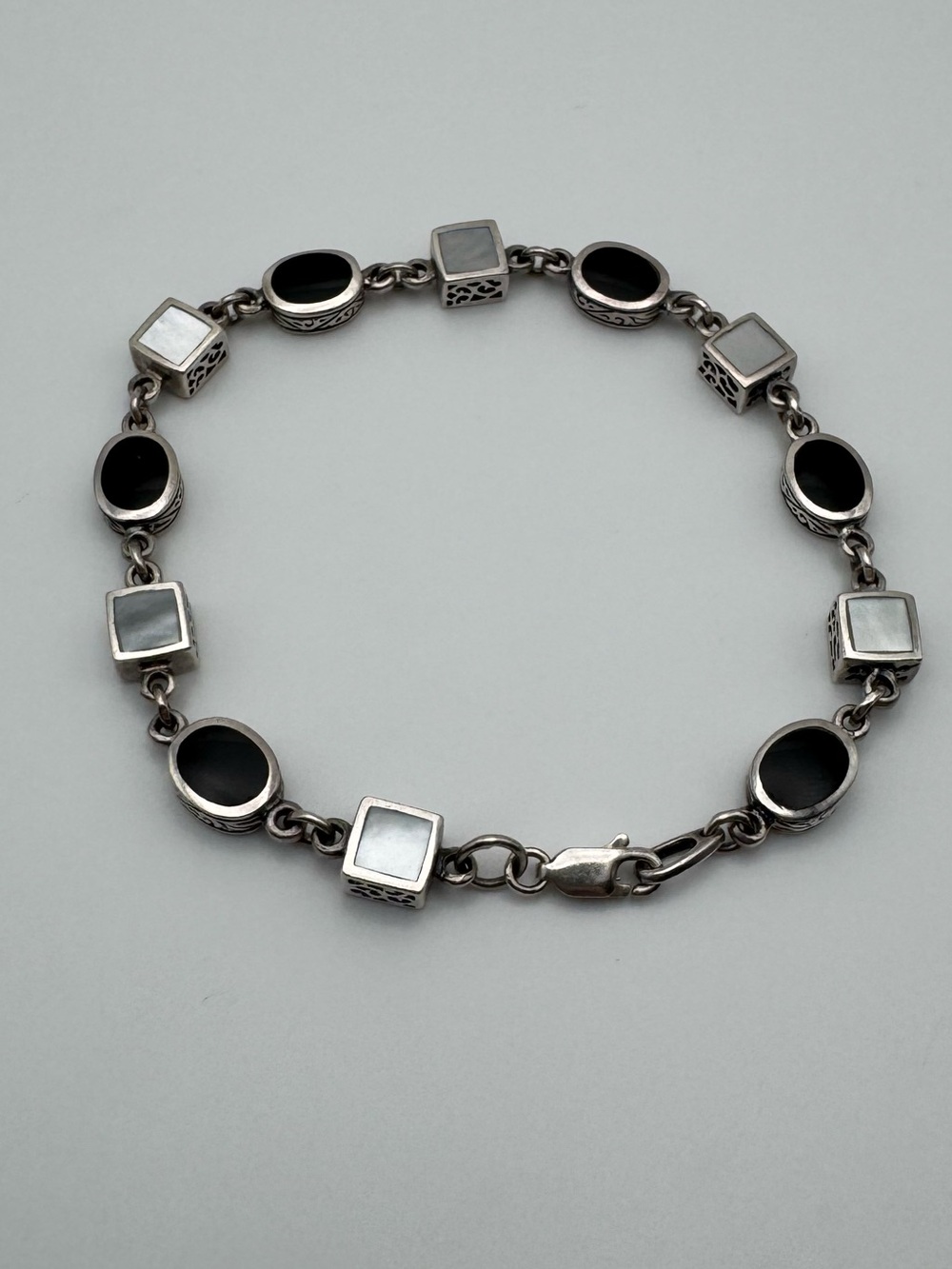 VTG Sterling Silver 925 Black Onyx and Mother of Pearl Inlay Bracelet